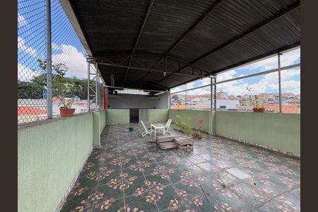 Casa à venda com 300m², 3 quartos e 2 vagas Casa à venda com 300m², 3 quartos e 2 vagasQuintal