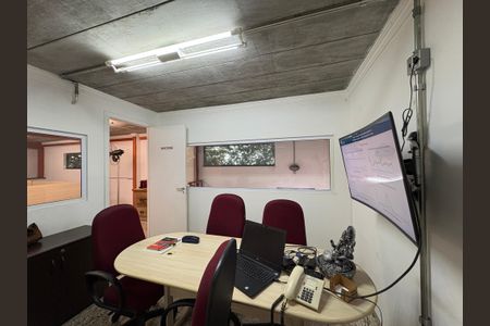 Casa à venda com 300m², 3 quartos e 2 vagas Casa à venda com 300m², 3 quartos e 2 vagasQuarto de Serviço