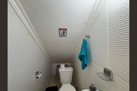 Casa à venda com 300m², 3 quartos e 2 vagas Casa à venda com 300m², 3 quartos e 2 vagasLavabo de Serviço 1