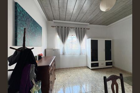 Casa à venda com 300m², 3 quartos e 2 vagas Casa à venda com 300m², 3 quartos e 2 vagasSuíte