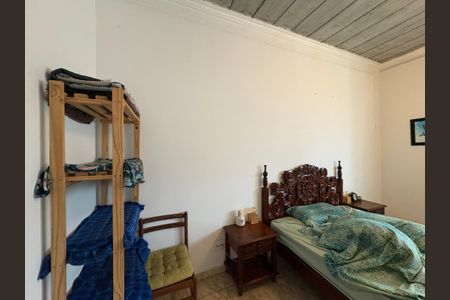 Casa à venda com 300m², 3 quartos e 2 vagas Casa à venda com 300m², 3 quartos e 2 vagasQuarto