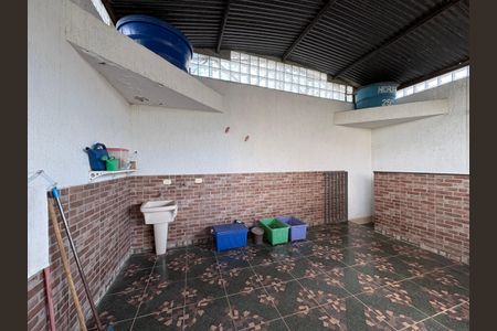 Casa à venda com 300m², 3 quartos e 2 vagas Casa à venda com 300m², 3 quartos e 2 vagasÁrea de Serviço