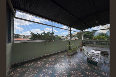 Casa à venda com 300m², 3 quartos e 2 vagas Casa à venda com 300m², 3 quartos e 2 vagasQuintal