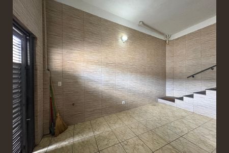 Casa à venda com 300m², 3 quartos e 2 vagas Casa à venda com 300m², 3 quartos e 2 vagasGaragem 1