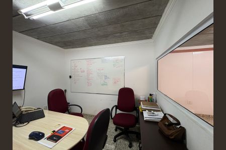 Casa à venda com 300m², 3 quartos e 2 vagas Casa à venda com 300m², 3 quartos e 2 vagasQuarto de Serviço