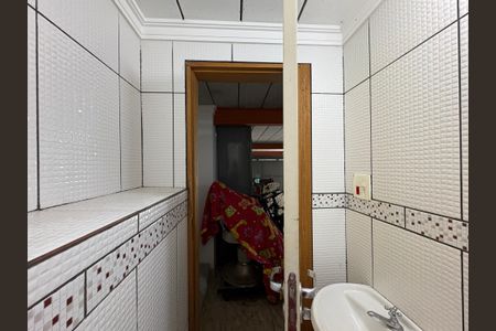 Casa à venda com 300m², 3 quartos e 2 vagas Casa à venda com 300m², 3 quartos e 2 vagasLavabo de Serviço 2