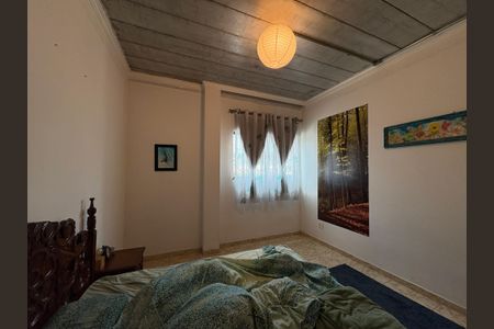 Casa à venda com 300m², 3 quartos e 2 vagas Casa à venda com 300m², 3 quartos e 2 vagasQuarto