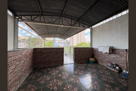 Casa à venda com 300m², 3 quartos e 2 vagas Casa à venda com 300m², 3 quartos e 2 vagasÁrea de Serviço