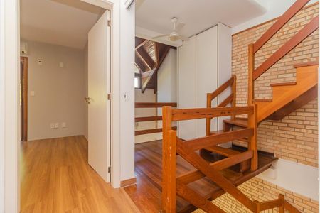 Casa para alugar com 210m², 3 quartos e 3 vagas Casa para alugar com 210m², 3 quartos e 3 vagasCorredor