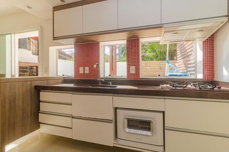 Casa para alugar com 210m², 3 quartos e 3 vagas Casa para alugar com 210m², 3 quartos e 3 vagasCozinha