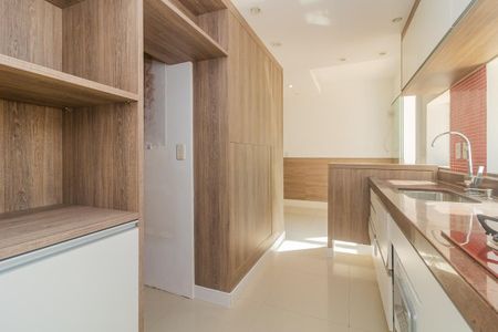 Casa para alugar com 210m², 3 quartos e 3 vagas Casa para alugar com 210m², 3 quartos e 3 vagasCozinha