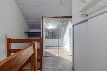 Casa para alugar com 210m², 3 quartos e 3 vagas Casa para alugar com 210m², 3 quartos e 3 vagasSotão