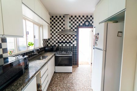 Casa para alugar com 153m², 3 quartos e 2 vagasCozinha