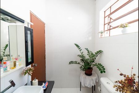 Casa para alugar com 153m², 3 quartos e 2 vagasBanheiro Social