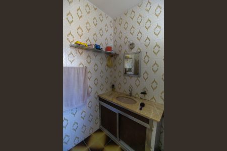 Casa para alugar com 198m², 4 quartos e 2 vagasBanheiro Social