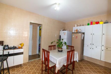 Casa para alugar com 198m², 4 quartos e 2 vagasCozinha e Área de Serviço