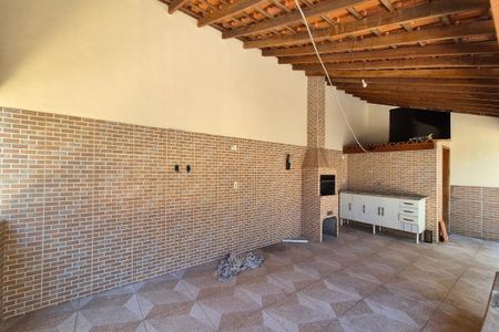 Casa para alugar com 360m², 4 quartos e 3 vagas Casa para alugar com 360m², 4 quartos e 3 vagasÁrea comum - Churrasqueira