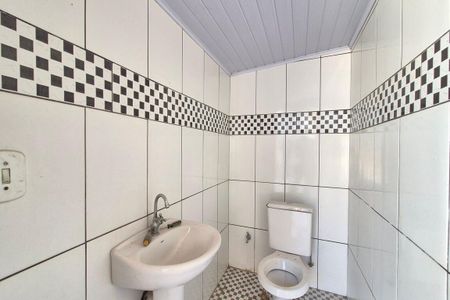 Casa para alugar com 360m², 4 quartos e 3 vagas Casa para alugar com 360m², 4 quartos e 3 vagasBanheiro de Serviço