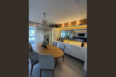 Apartamento à venda com 211m², 3 quartos e 3 vagasFoto 01