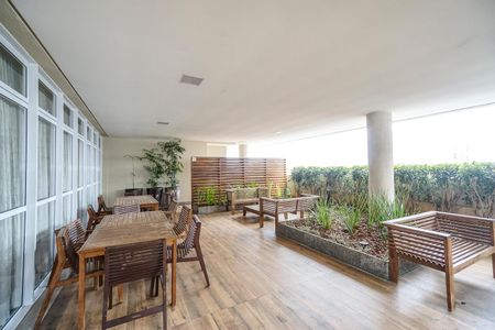 Apartamento à venda com 43m², 1 quarto e 1 vaga Apartamento à venda com 43m², 1 quarto e 1 vagaÁrea externa do salão de festas