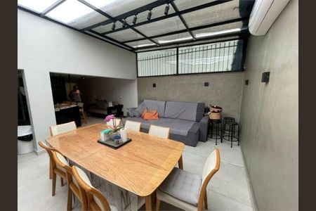Casa à venda com 300m², 4 quartos e 7 vagasÁrea Comum
