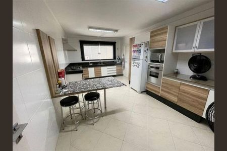 Casa à venda com 300m², 4 quartos e 7 vagasCozinha