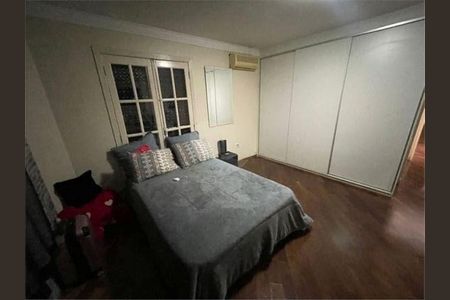 Quarto de casa à venda com 4 quartos, 300m² em Vila Mariza Mazzei, São Paulo