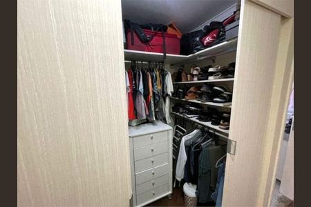 Casa à venda com 300m², 4 quartos e 7 vagasQuarto