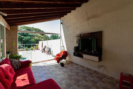 Casa à venda com 139m², 3 quartos e 2 vagas Casa à venda com 139m², 3 quartos e 2 vagasTerraço