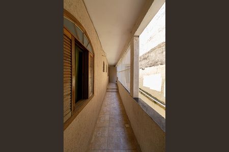 Casa à venda com 139m², 3 quartos e 2 vagas Casa à venda com 139m², 3 quartos e 2 vagasCorredor