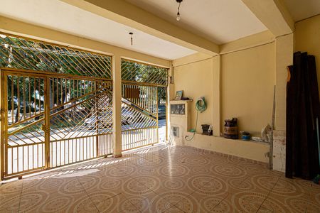 Garagem de casa à venda com 3 quartos, 139m² em Limoeiro, São Paulo