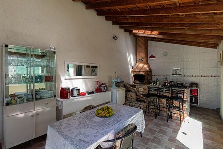 Casa à venda com 139m², 3 quartos e 2 vagas Casa à venda com 139m², 3 quartos e 2 vagasTerraço