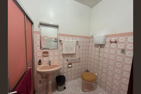 Casa à venda com 234m², 5 quartos e 6 vagas