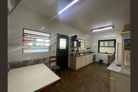 Casa à venda com 234m², 5 quartos e 6 vagas