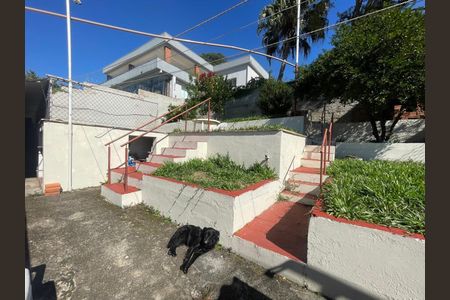 Casa à venda com 234m², 5 quartos e 6 vagas
