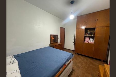 Casa à venda com 234m², 5 quartos e 6 vagas