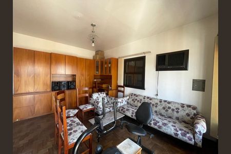 Casa à venda com 234m², 5 quartos e 6 vagas