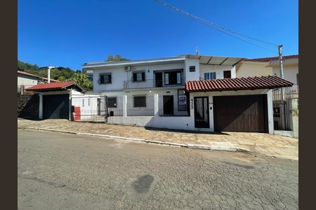 Casa à venda com 234m², 5 quartos e 6 vagas Casa à venda com 234m², 5 quartos e 6 vagasPlaca Instalada em 30/04/2026 - Cod.MLDT-304