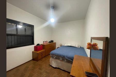 Casa à venda com 234m², 5 quartos e 6 vagas