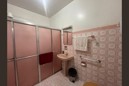 Casa à venda com 234m², 5 quartos e 6 vagas