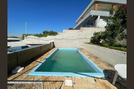 Casa à venda com 234m², 5 quartos e 6 vagas