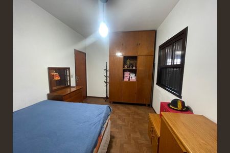 Casa à venda com 234m², 5 quartos e 6 vagas