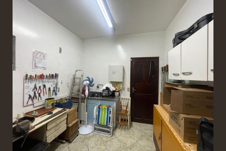 Casa à venda com 234m², 5 quartos e 6 vagas