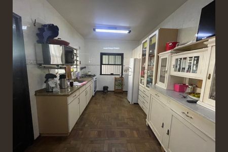 Casa à venda com 234m², 5 quartos e 6 vagas