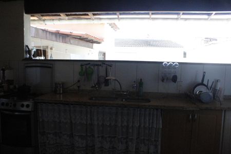 Casa de condomínio à venda com 350m², 2 quartos e 2 vagasCozinha