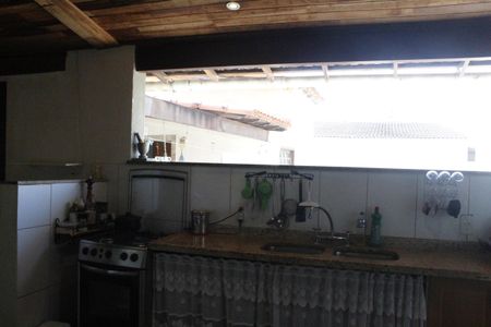 Casa de condomínio à venda com 350m², 2 quartos e 2 vagasCozinha