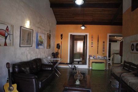 Sala de casa de condomínio à venda com 2 quartos, 350m² em Taquara, Rio de Janeiro