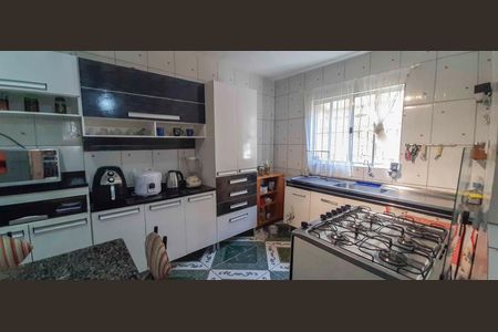 Casa para alugar com 199m², 4 quartos e 1 vaga Casa para alugar com 199m², 4 quartos e 1 vagaCozinha