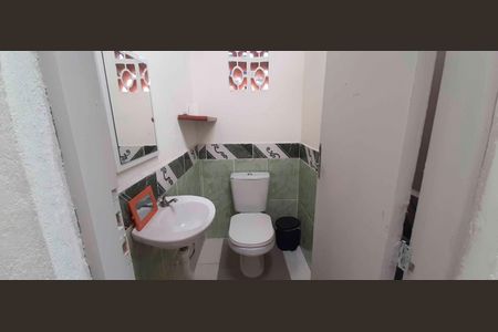 Casa para alugar com 199m², 4 quartos e 1 vaga Casa para alugar com 199m², 4 quartos e 1 vagaBanheiro do Espaço Gourmet