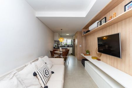 Casa de condomínio à venda com 154m², 2 quartos e 2 vagasSala